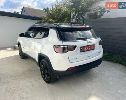 Білий Джип Compass, об'ємом двигуна 2.4 л та пробігом 93 тис. км за 17500 $, фото 1 на Automoto.ua
