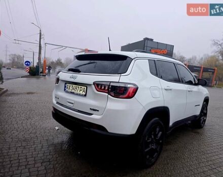 Белый Джип Компас, объемом двигателя 2.36 л и пробегом 28 тыс. км за 22499 $, фото 2 на Automoto.ua