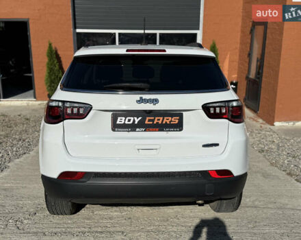 Джип Compass 2023 у Івано-Франківську на Automoto.ua Білий Джип Compass, об'ємом двигуна 2.36 л та пробігом 29 тис. км за 18999 $, фото 3 на Automoto.ua
