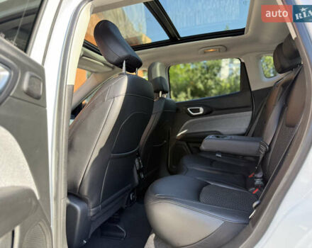 Джип Compass 2023 у Івано-Франківську на Automoto.ua Білий Джип Compass, об'ємом двигуна 2.36 л та пробігом 29 тис. км за 18999 $, фото 6 на Automoto.ua