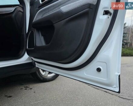 Белый Джип Компас, объемом двигателя 2 л и пробегом 46 тыс. км за 19800 $, фото 24 на Automoto.ua