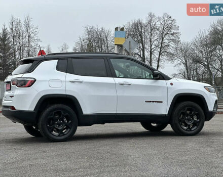 Белый Джип Компас, объемом двигателя 2 л и пробегом 80 тыс. км за 23000 $, фото 3 на Automoto.ua