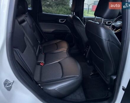 Белый Джип Компас, объемом двигателя 2 л и пробегом 46 тыс. км за 19800 $, фото 41 на Automoto.ua