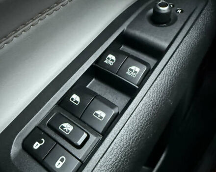 Белый Джип Компас, объемом двигателя 2 л и пробегом 30 тыс. км за 21999 $, фото 32 на Automoto.ua