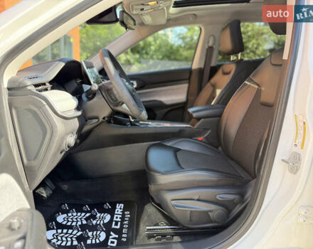 Джип Compass 2023 у Івано-Франківську на Automoto.ua Білий Джип Compass, об'ємом двигуна 2.36 л та пробігом 29 тис. км за 18999 $, фото 5 на Automoto.ua