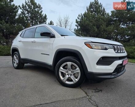 Белый Джип Компас, объемом двигателя 2 л и пробегом 46 тыс. км за 19800 $, фото 2 на Automoto.ua
