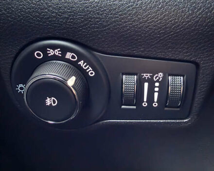 Белый Джип Компас, объемом двигателя 2 л и пробегом 30 тыс. км за 21999 $, фото 31 на Automoto.ua