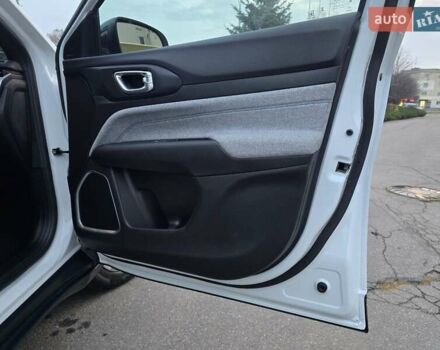 Белый Джип Компас, объемом двигателя 2 л и пробегом 46 тыс. км за 19800 $, фото 23 на Automoto.ua