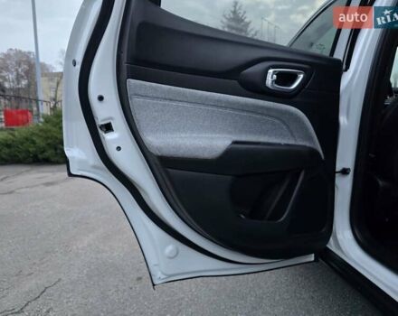 Белый Джип Компас, объемом двигателя 2 л и пробегом 46 тыс. км за 19800 $, фото 68 на Automoto.ua