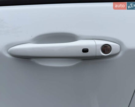 Белый Джип Компас, объемом двигателя 2 л и пробегом 30 тыс. км за 21999 $, фото 19 на Automoto.ua