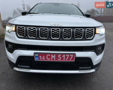 Белый Джип Компас, объемом двигателя 2 л и пробегом 30 тыс. км за 21999 $, фото 66 на Automoto.ua