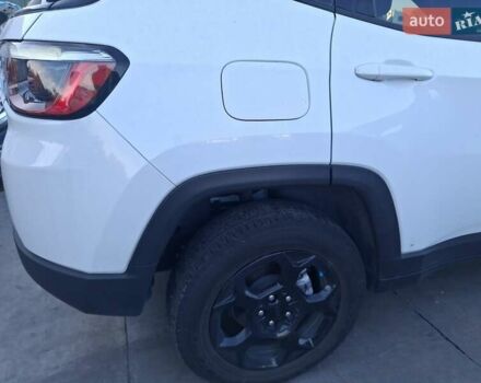 Белый Джип Компас, объемом двигателя 2 л и пробегом 45 тыс. км за 16999 $, фото 9 на Automoto.ua