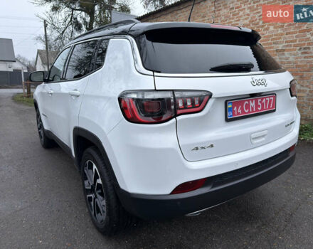 Белый Джип Компас, объемом двигателя 2 л и пробегом 30 тыс. км за 21999 $, фото 3 на Automoto.ua