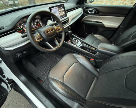 Белый Джип Компас, объемом двигателя 2 л и пробегом 30 тыс. км за 21999 $, фото 41 на Automoto.ua