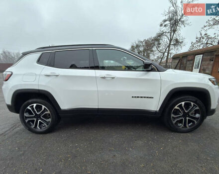 Белый Джип Компас, объемом двигателя 2 л и пробегом 30 тыс. км за 21999 $, фото 8 на Automoto.ua