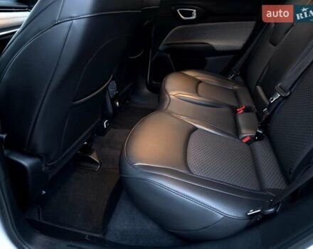 Белый Джип Компас, объемом двигателя 2 л и пробегом 46 тыс. км за 19800 $, фото 69 на Automoto.ua