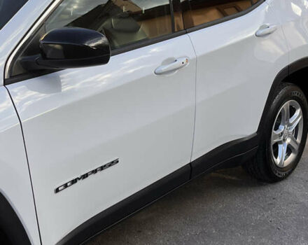 Белый Джип Компас, объемом двигателя 2 л и пробегом 46 тыс. км за 20500 $, фото 2 на Automoto.ua