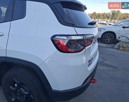 Белый Джип Компас, объемом двигателя 2 л и пробегом 45 тыс. км за 16999 $, фото 6 на Automoto.ua