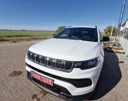 Белый Джип Компас, объемом двигателя 2 л и пробегом 4 тыс. км за 20499 $, фото 2 на Automoto.ua