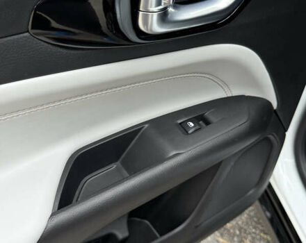 Белый Джип Компас, объемом двигателя 2 л и пробегом 3 тыс. км за 24300 $, фото 31 на Automoto.ua