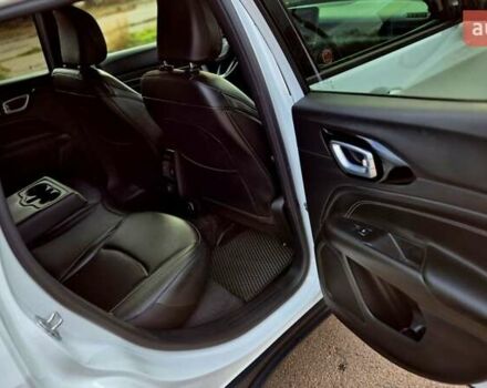 Белый Джип Компас, объемом двигателя 2 л и пробегом 7 тыс. км за 23999 $, фото 9 на Automoto.ua