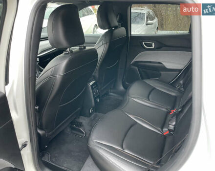 Белый Джип Компас, объемом двигателя 2 л и пробегом 24 тыс. км за 21500 $, фото 5 на Automoto.ua