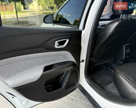 Белый Джип Компас, объемом двигателя 2 л и пробегом 20 тыс. км за 25000 $, фото 32 на Automoto.ua