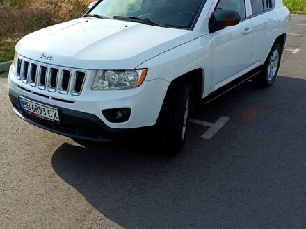 Белый Джип Компас, объемом двигателя 2 л и пробегом 237 тыс. км за 8500 $, фото 1 на Automoto.ua