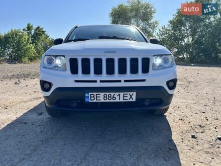 Джип Компас 2011 в Первомайск на Automoto.ua Белый Джип Компас, объемом двигателя 2.14 л и пробегом 168 тыс. км за 11000 $, фото 1 на Automoto.ua