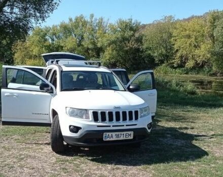 Белый Джип Компас, объемом двигателя 2.36 л и пробегом 198 тыс. км за 10000 $, фото 1 на Automoto.ua