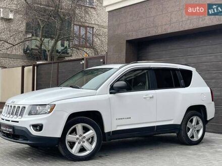 Белый Джип Компас, объемом двигателя 2 л и пробегом 69 тыс. км за 10999 $, фото 1 на Automoto.ua
