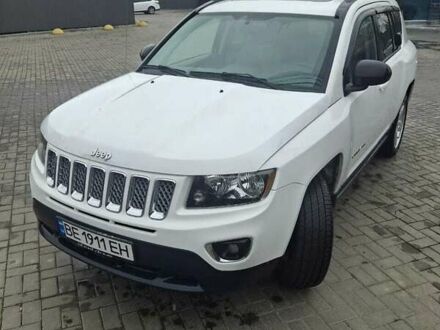 Белый Джип Компас, объемом двигателя 2 л и пробегом 70 тыс. км за 12499 $, фото 1 на Automoto.ua