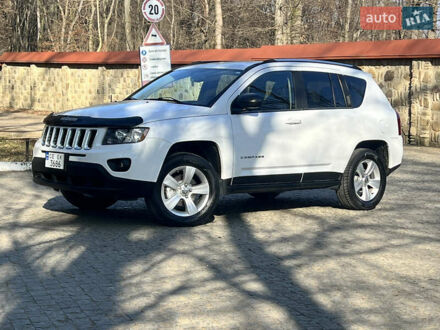 Джип Compass 2013 у Чернівцях на Automoto.ua Білий Джип Compass, об'ємом двигуна 2.36 л та пробігом 229 тис. км за 10000 $, фото 1 на Automoto.ua