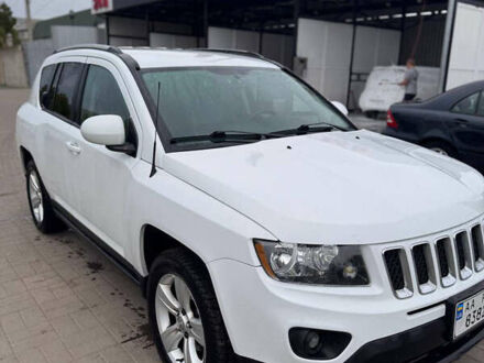 Білий Джип Compass, об'ємом двигуна 2.36 л та пробігом 160 тис. км за 8800 $, фото 1 на Automoto.ua