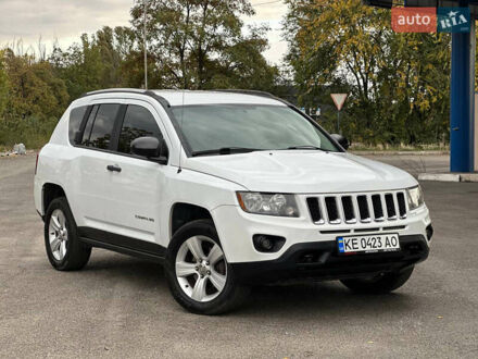 Джип Компас 2014 в Днепре (Днепропетровске) на Automoto.ua Белый Джип Компас, объемом двигателя 2.36 л и пробегом 142 тыс. км за 9799 $, фото 1 на Automoto.ua