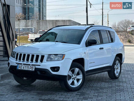 Джип Компас 2014 в Днепре (Днепропетровске) на Automoto.ua Белый Джип Компас, объемом двигателя 2.36 л и пробегом 140 тыс. км за 9800 $, фото 1 на Automoto.ua