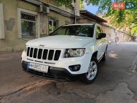 Белый Джип Компас, объемом двигателя 2 л и пробегом 337 тыс. км за 8600 $, фото 1 на Automoto.ua