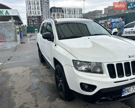 Белый Джип Компас, объемом двигателя 2.36 л и пробегом 245 тыс. км за 10700 $, фото 1 на Automoto.ua