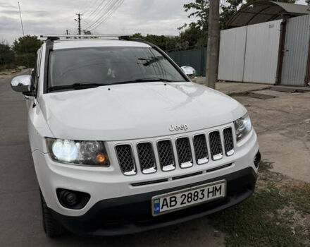 Білий Джип Compass, об'ємом двигуна 2 л та пробігом 118 тис. км за 12000 $, фото 1 на Automoto.ua