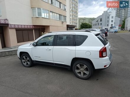 Белый Джип Компас, объемом двигателя 2 л и пробегом 87 тыс. км за 11000 $, фото 1 на Automoto.ua