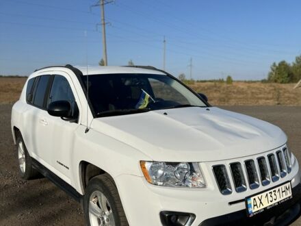 Джип Компас 2015 в Великом Бурлуке на Automoto.ua Белый Джип Компас, объемом двигателя 2.4 л и пробегом 160 тыс. км за 7500 $, фото 1 на Automoto.ua