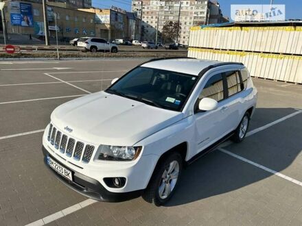 Джип Компас 2015 в Сумах на Automoto.ua Белый Джип Компас, объемом двигателя 2.4 л и пробегом 88 тыс. км за 13800 $, фото 1 на Automoto.ua