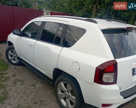 Белый Джип Компас, объемом двигателя 2 л и пробегом 105 тыс. км за 8700 $, фото 1 на Automoto.ua