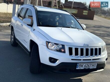 Джип Compass 2016 у Рівному на Automoto.ua Білий Джип Compass, об'ємом двигуна 2.36 л та пробігом 145 тис. км за 13200 $, фото 1 на Automoto.ua