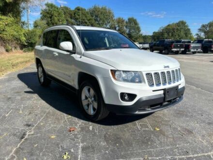 Білий Джип Compass, об'ємом двигуна 2.4 л та пробігом 79 тис. км за 10500 $, фото 1 на Automoto.ua