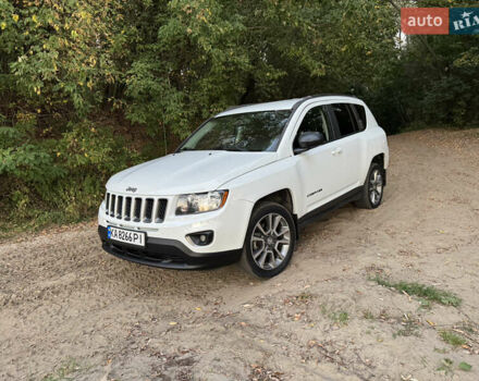 Білий Джип Compass, об'ємом двигуна 2 л та пробігом 157 тис. км за 10700 $, фото 1 на Automoto.ua
