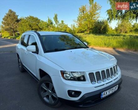 Белый Джип Компас, объемом двигателя 2 л и пробегом 140 тыс. км за 12001 $, фото 1 на Automoto.ua