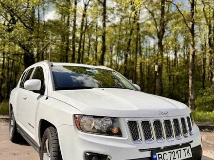 Джип Компас 2016 в Ивано-Франковске на Automoto.ua Белый Джип Компас, объемом двигателя 2.36 л и пробегом 135 тыс. км за 12300 $, фото 1 на Automoto.ua