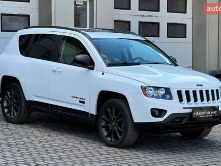 Білий Джип Compass, об'ємом двигуна 2.4 л та пробігом 105 тис. км за 11999 $, фото 1 на Automoto.ua