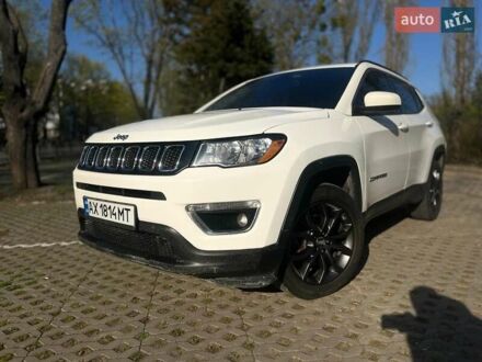 Джип Compass 2017 у Харкові на Automoto.ua Білий Джип Compass, об'ємом двигуна 2.36 л та пробігом 130 тис. км за 16000 $, фото 1 на Automoto.ua